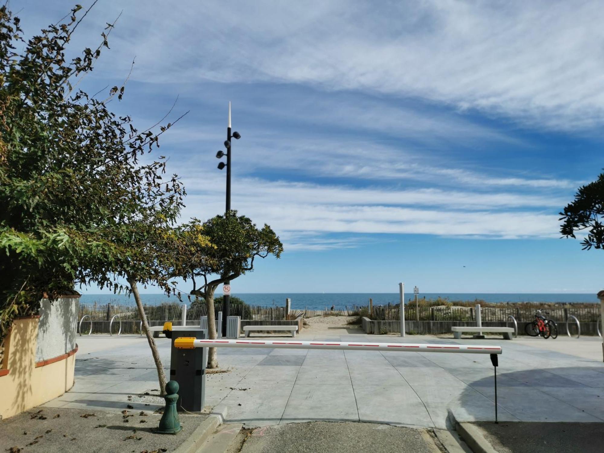 Appartement Refait A Neuf, Climatise Avec Vue Mer Et Montagne, Avec Place De Parking Privative Saint-Cyprien  Exteriér fotografie
